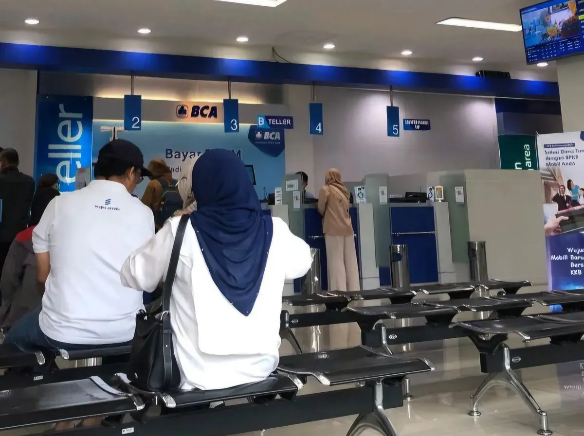 Jadwal operasional beberapa bank besar di Indonesia selama dan setelah libur Lebaran 2026. (Sumber: Pinterest/Boys Don't Cry)