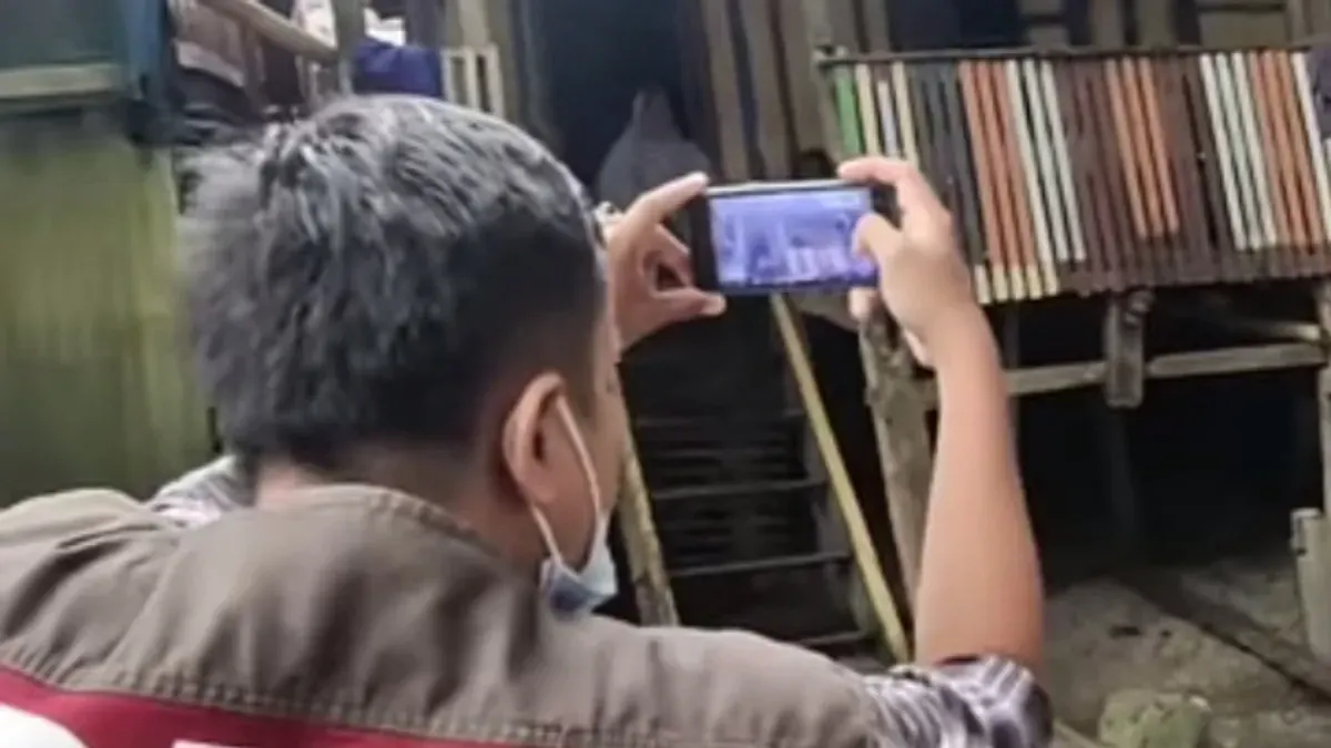 Ilustrasi survei lapangan oleh pendamping sosial. (Sumber: YouTube/INFO BANSOS)