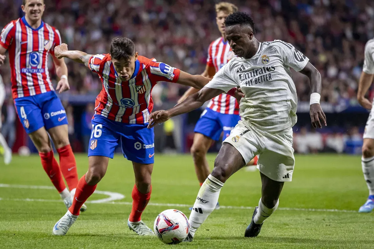 Duel Derby Madrid di babak 16 besar Liga Champions dipastikan panas sejak leg pertama, apalagi keduanya juga kini bersaing di papan atas klasemen La Liga Spanyol. (Sumber: X/@PulseSportsNG)