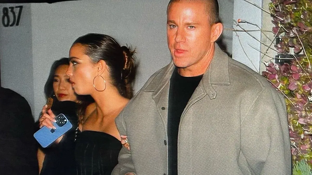 Channing Tatum tampaknya sudah move on dari Zoe Kravitz! Kini, ia kepergok menggandeng model cantik asal Bali, Inka Williams. (Sumber: Youtube Hollywood Celebrity Drama)