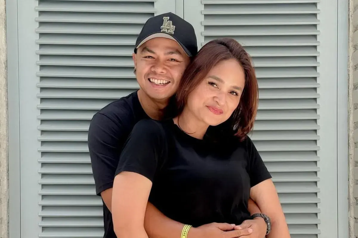 Istri Wendy Cagur, Ayu Natasya mengungkapkan kondisi sang suami yang dilarikan ke rumah sakit. (Sumber: Instagram/@revtyayunatasya)