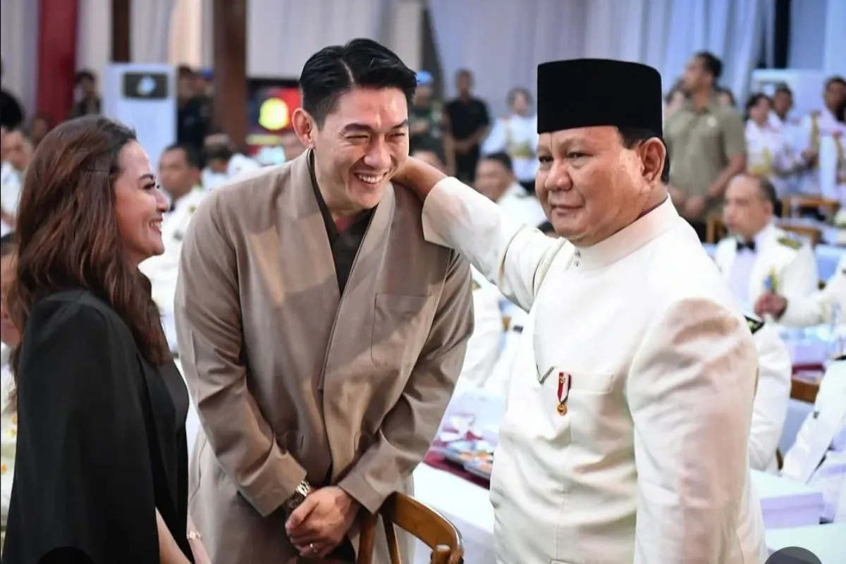 Ifan Seventeen dan Presiden Prabowo (Sumber: Instagram/@ifanseventeen)