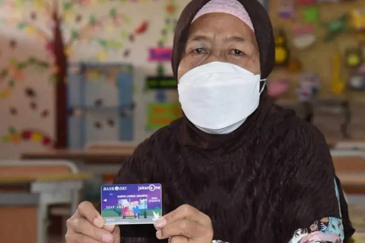 Penerima saldo dana Bansos KLJ Tahap 2 tahun 2025. (Sumber: Instagram/kotajakartatimur)