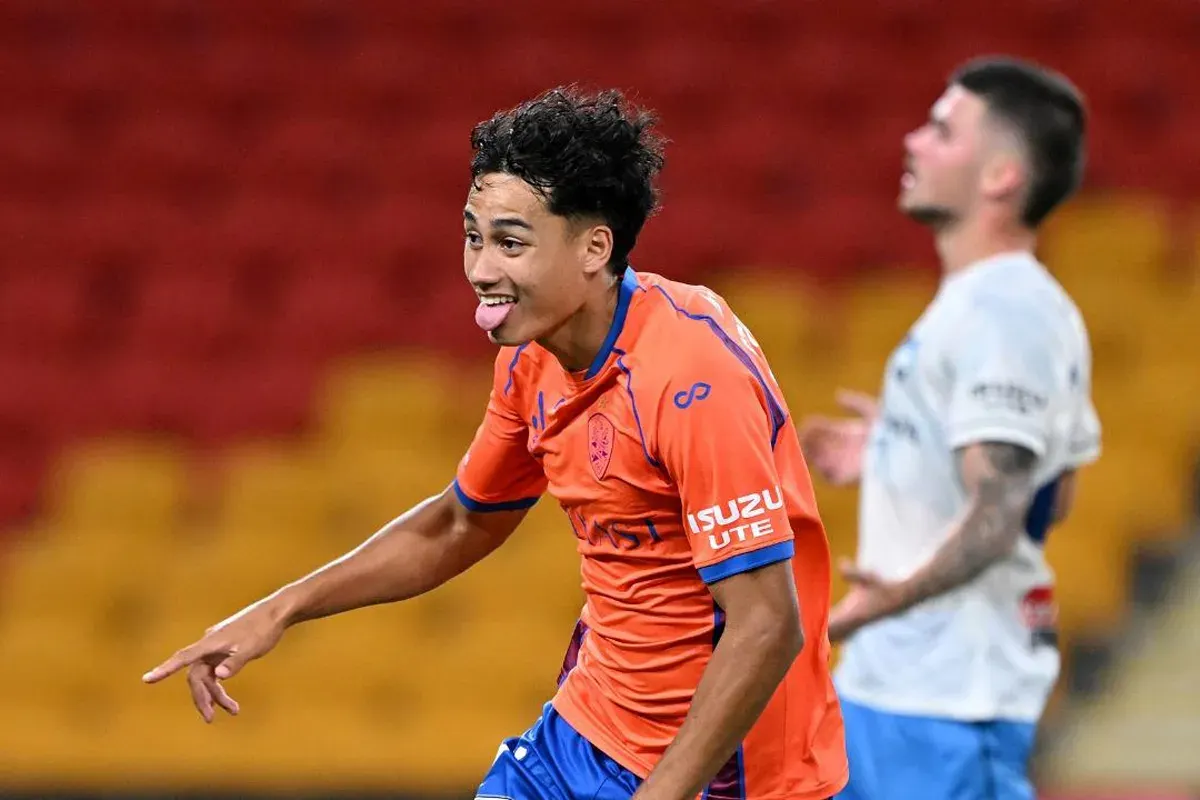 Striker Timnas Indonesia, Rafael Struick kian terlupakan di Brisbane Roar. (Sumber: Instagram @brisbaneroarfc)