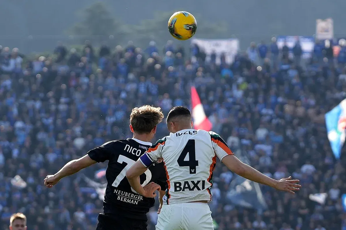 Kapten Timnas Indonesia, Jay Idzes akan melakoni tiga laga 'final' bersama Venezia di kompetisi Serie A Liga Italia. (Sumber: Instagram @veneziafc)