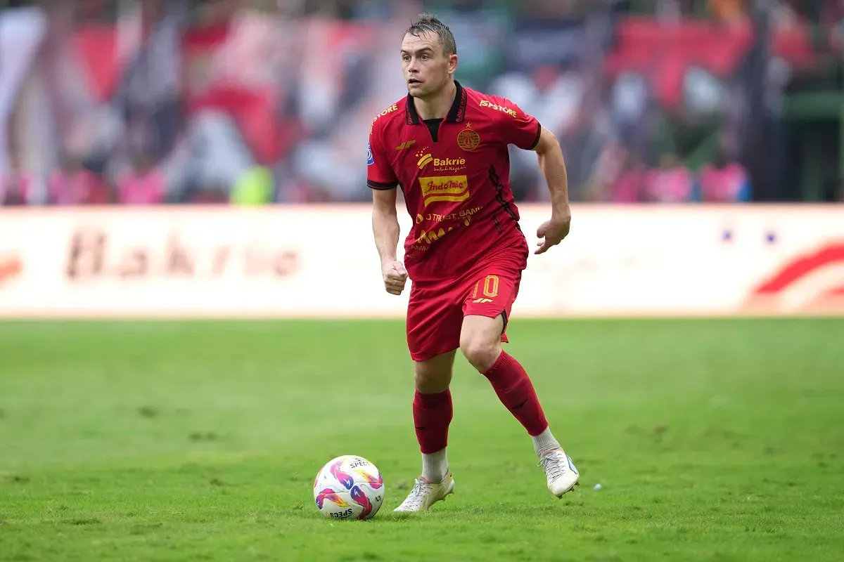 Banding diterima, Maciej Gajos bisa bela Persija saat lawan Persebaya. (Foto: persija.id)