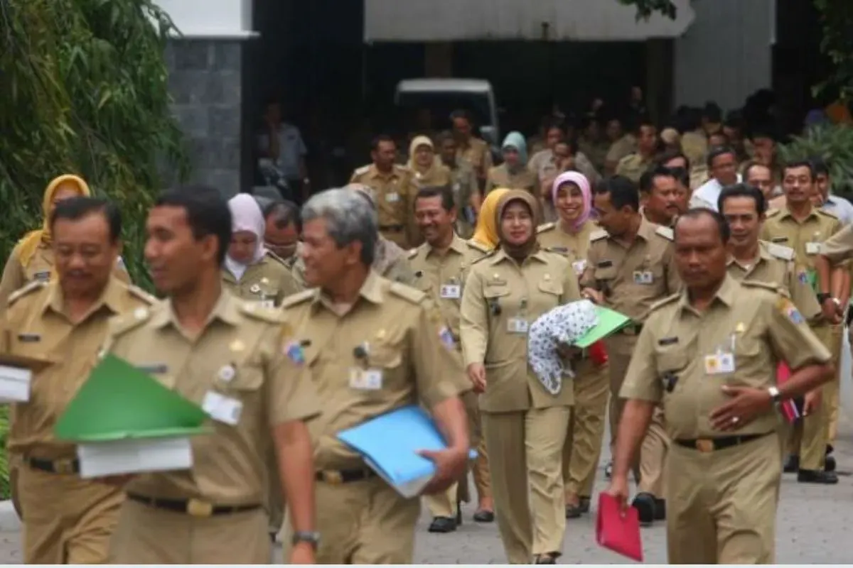 PNS wajib tahu! beberapa pelanggaran yang bisa menghentikan gaji dan tunjangan menurut UU ASN terbaru. (Sumber: menpan.go.id)