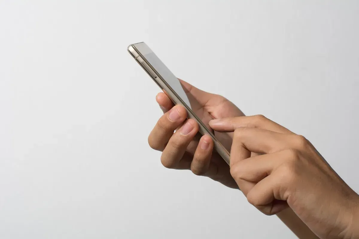 Cara optimalkan performa HP Android. (Sumber: Freepik/jcomp)