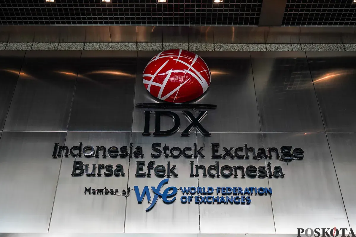Tampilan layar yang menayangkan informasi pergerakan Indeks Harga Saham Gabungan (IHSG) di Gedung Bursa Efek Indonesia, Jakarta, Selasa, 18 Maret 2025. (Sumber: Poskoata/ Bilal Nugraha Ginanjar)