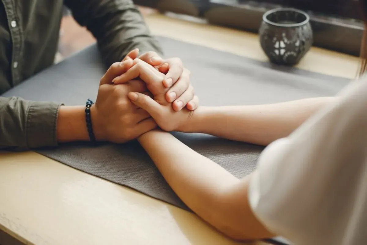 Ramalan zodiak Libra 8 April 2025 dituntut lebih bijak! Jomblo disarankan fokus bangun karier dulu, sementara yang sudah menikah harus hati-hati, potensi cekcok mulai muncul!(Sumber: Freepik)