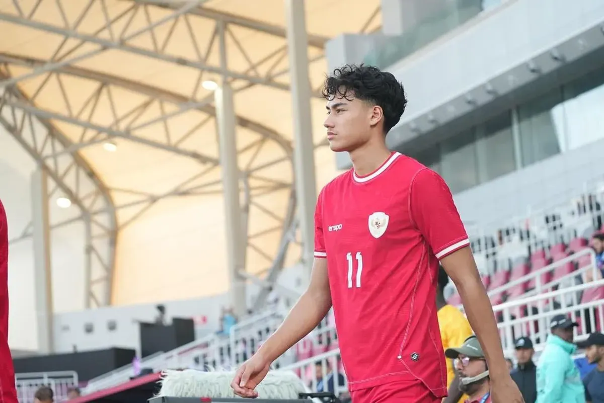 Rafael Struick sangat merasa senang ketika mengetahui dilatih oleh Kluivert bersama di timnas Indonesia. (Sumber: X/ FaktaSepakbola)