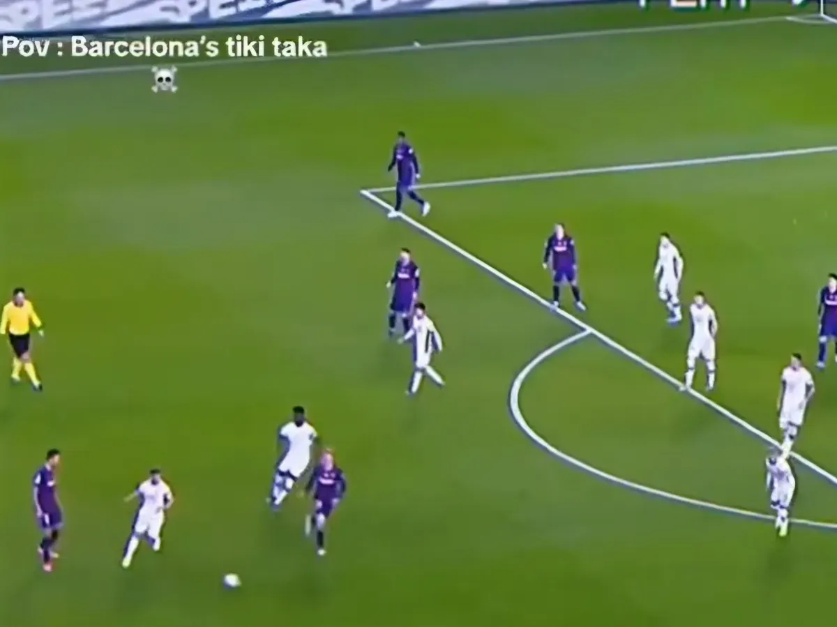 Tiki-taka Barcelona (Sumber: @footballfans)