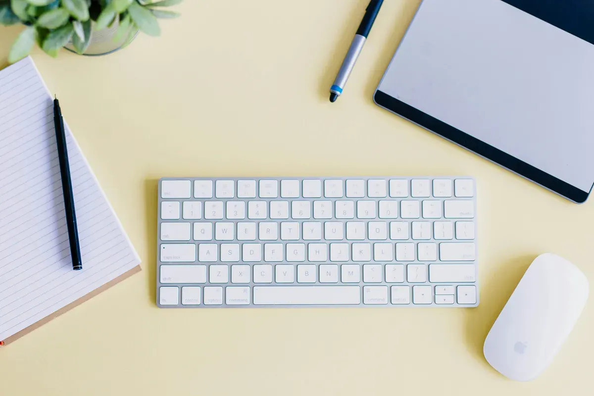 Shortcut yang Wajib Diketahui di Microsoft Office, Dijamin Memudahkan Pekerjaan (Sumber: Unsplash/Amy Hirschi)