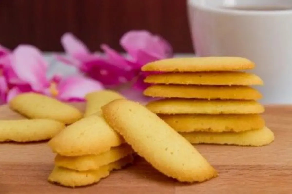 Resep dan Cara Buat Kue Lidah Kucing Renyah. (Sumber: Pinterest/Supertoinette)