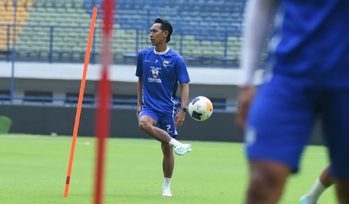 Potret gelandang Persib Bandung, Beckham Putra yang dipanggil TC Timnas Indonesia.(Foto: persib.co.id)