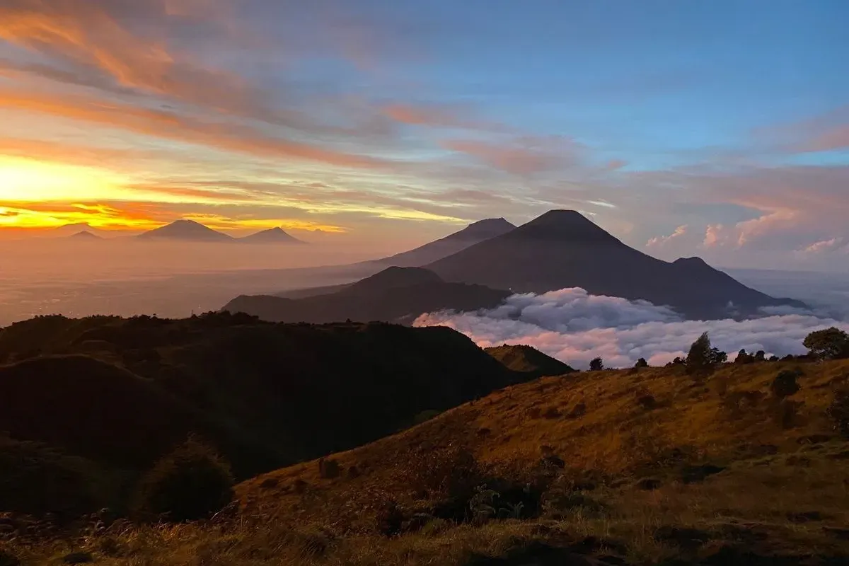 Destinasi tempat wisata Dieng (Sumber: Pinterest)