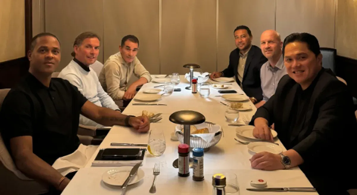 Erick Thohir menggelar pertemuan dengan Patrick Kluivert dan jajarannya. (Sumber: Instagram/@erickthohir)