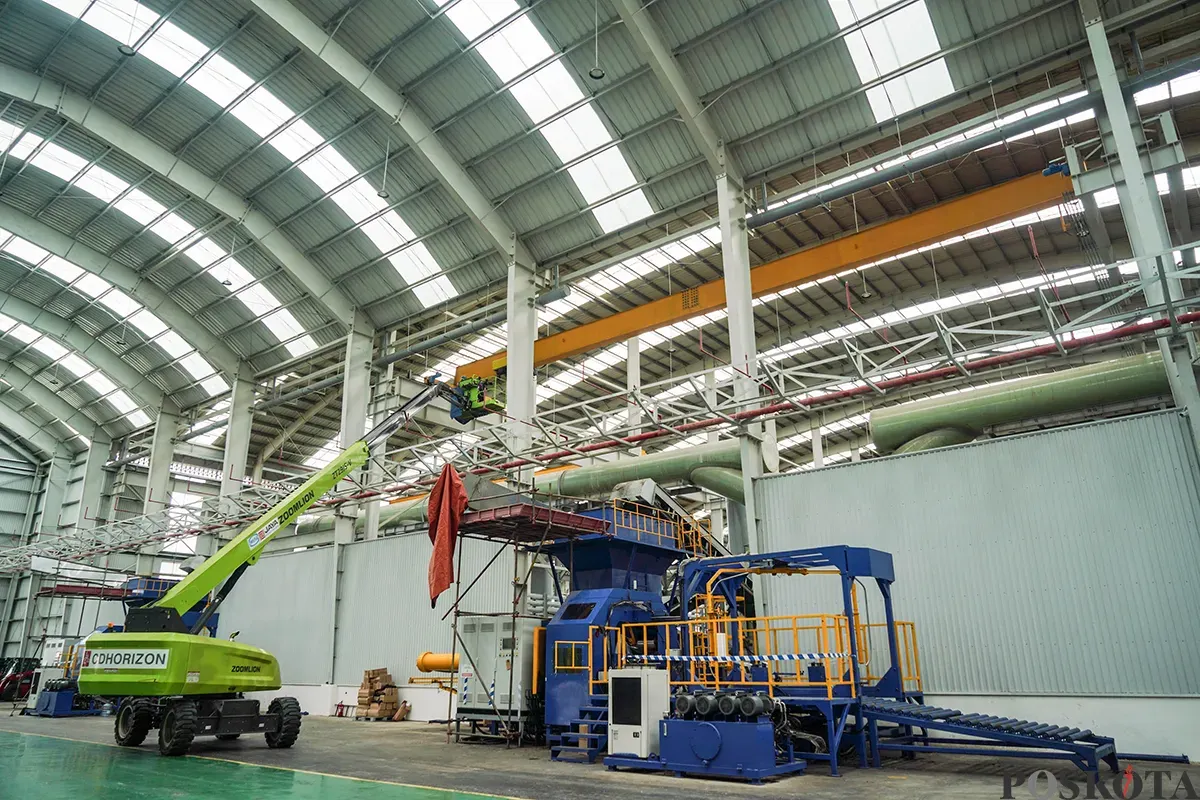 Petugas keamanan berjaga di RDF Plant Rorotan, Jakarta Utara, Selasa, 25 Maret 2025. (Sumber: Poskota/Bilal Nugraha Ginanjar)