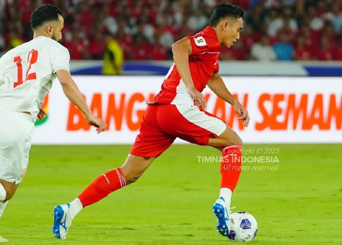 Bek Timnas Indonesia, Rizky Ridho tampil apik saat lawan Bahrain. (Foto: X/@TimnasIndonesia)