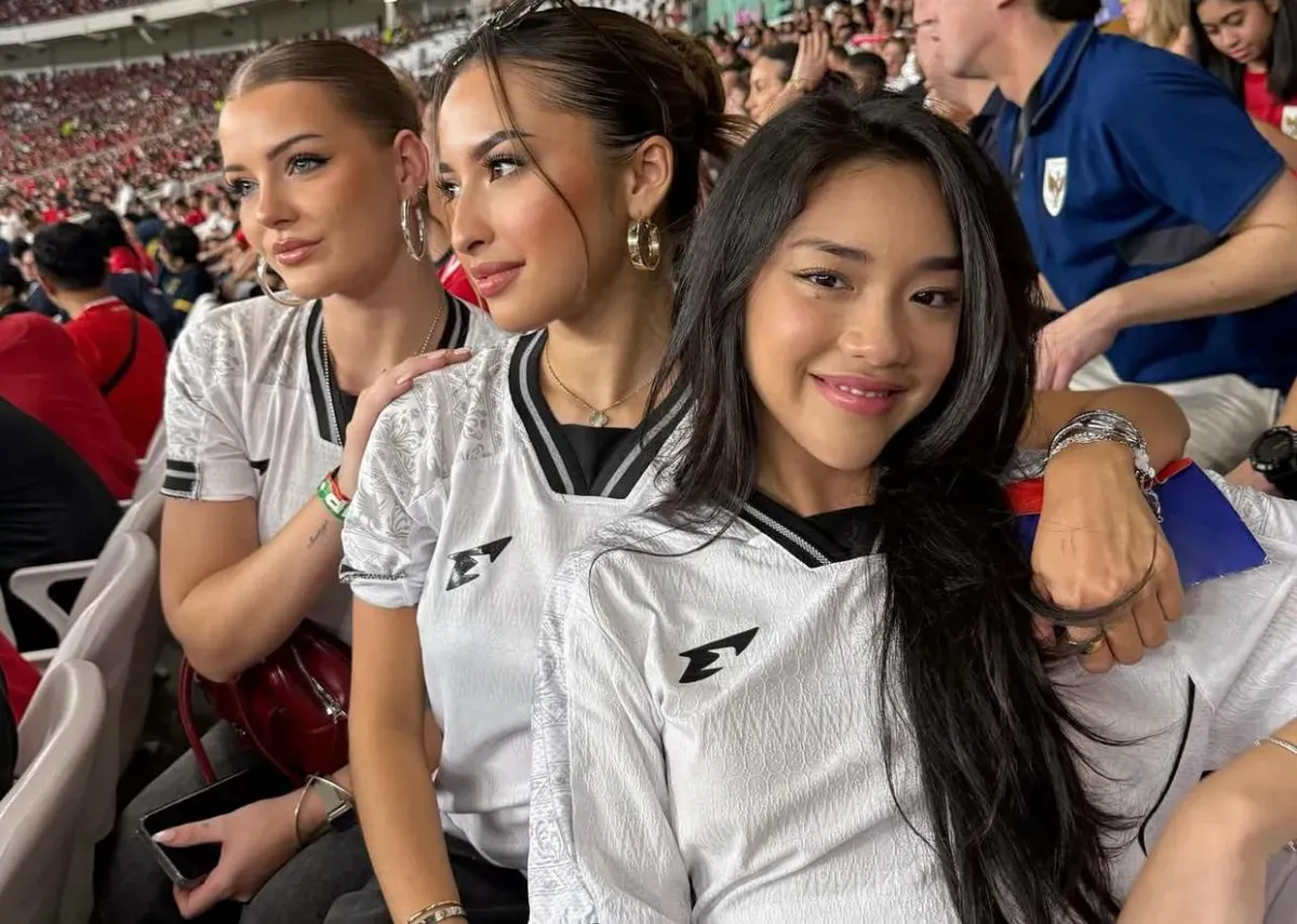 Artis Jennifer Coppen turut menghadiri laga Timnas Indonesia vs Bahrain, (Sumber: Instagram/@jennifercoppenreal20)