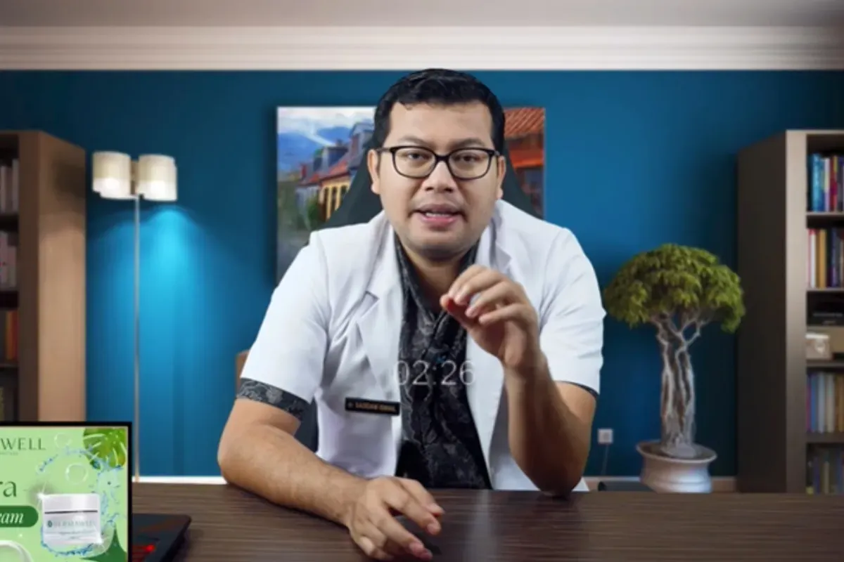dr Saddam Ismail menjelaskan bahwa kencur bisa menjadi obat alami pereda batuk. (Sumber: Tangkap Layar YouTube/Saddam Ismail)