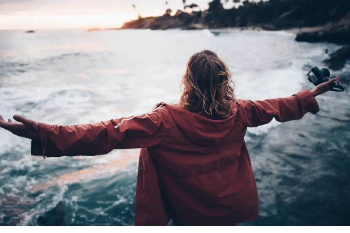 Ilustrasi gambar. Kerja keras, ketekunan, serta sikap positif juga memainkan peran penting dalam mencapai tujuan keuksesan. (Sumber: Unsplash/Nathan McBride)