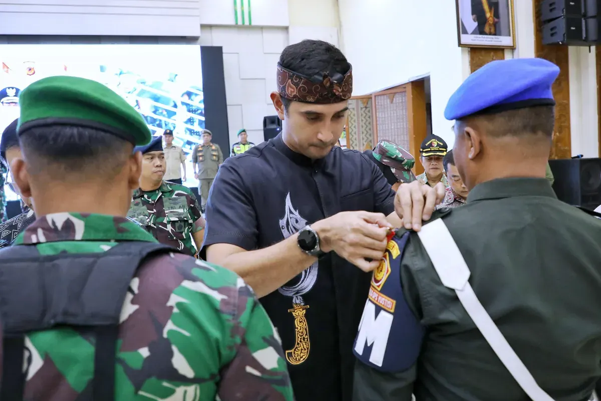 Wakil Bupati Bandung, Ali Syakieb saat meresmikan pembentukan Satgas Pemberantasan Premanisme. (Sumber: Dok. Pemkab Bandung)
