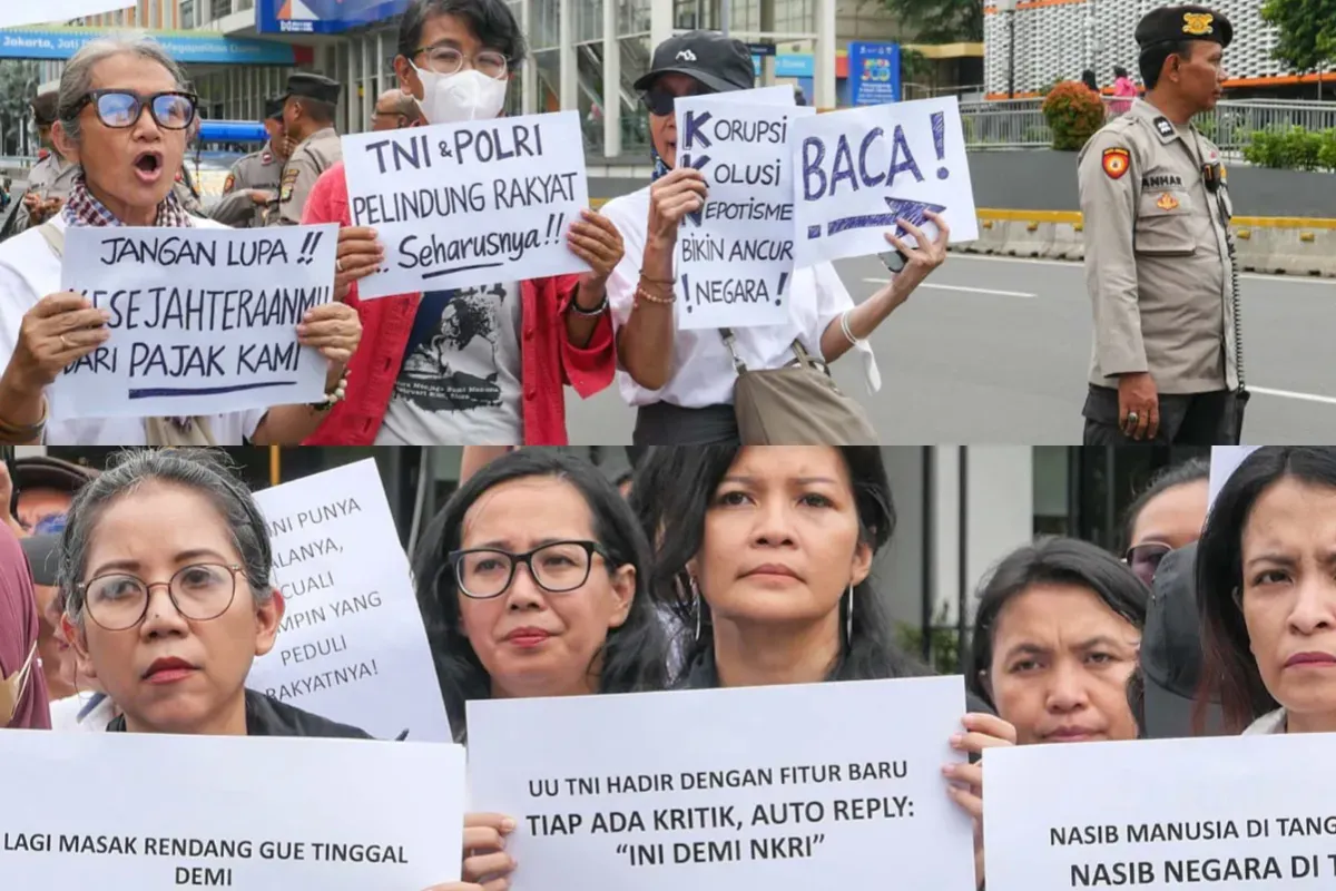 Potret para ibu-ibu yang melakukan aksi damai menolak UU TNI dan RUU Polri. (Sumber: X/@YLBHI)