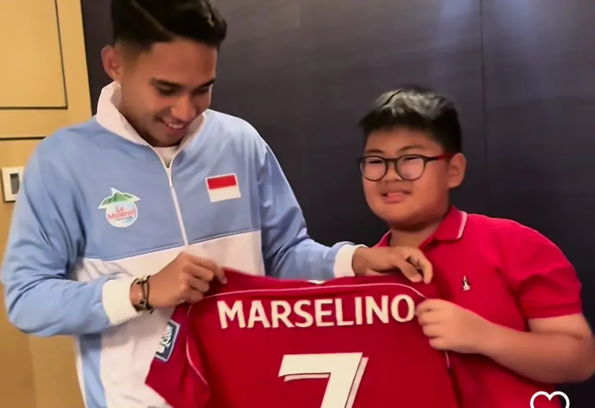 Bocah viral fans Marselino Ferdinan akhirnya langsung bertemu dengan sang idola. (IG Marselino Ferdinan)