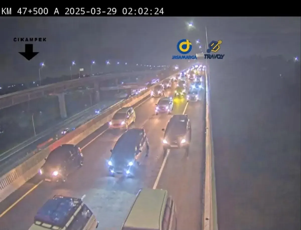 TolL MBZ dan Tol Jakarta-Cikampek terpantau padat (Sumber: Travoy)