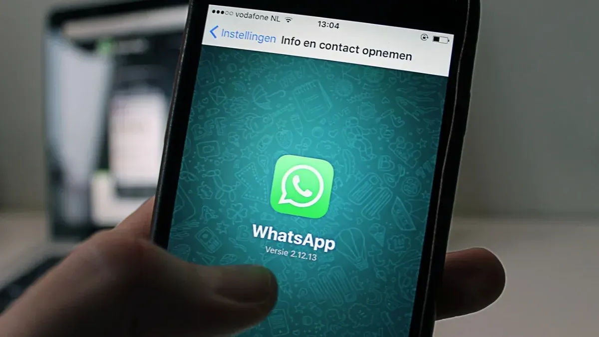 Simak Begini Cara Menggunakan Fitur Chat Lock untuk Menjaga Privasi Pesan WhatsApp. (Canva)