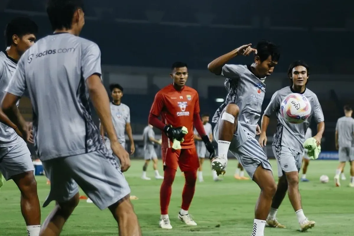 Potret latihan Persib Bandung jelang laga melawan Borneo FC. (Sumber: Persib)