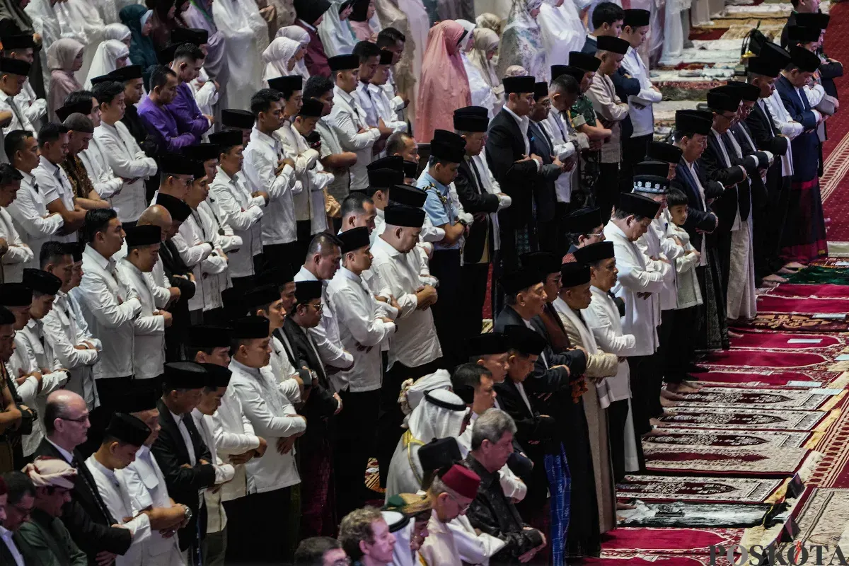 Jadwal pelaksanaan sholat tarawih hari pertama 2026. (Sumber: Poskota/Bilal Nugraha Ginanjar)