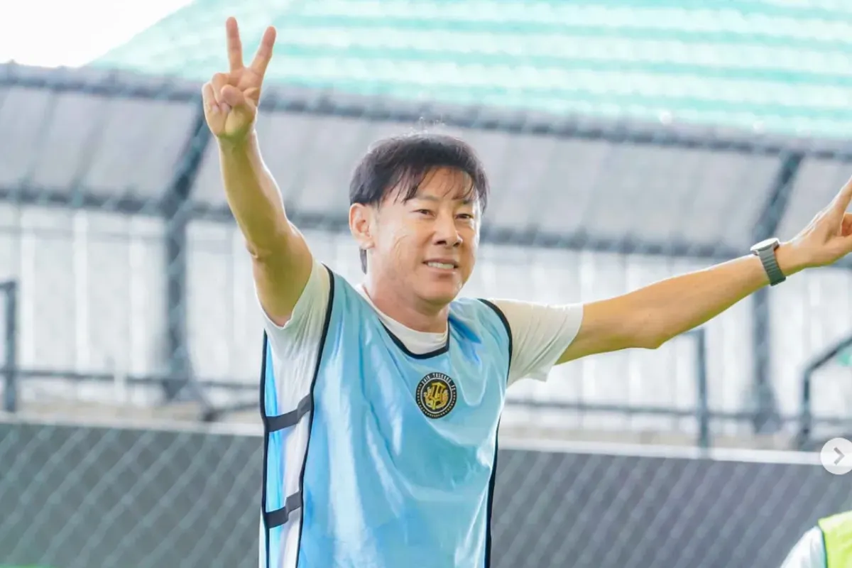 Potret eks pelatih Timnas Indonesia, Shin Tae-yong yang memberikan sumbangan untuk kampung halamannya. (Sumber: Instagram/Shin Tae-yong)