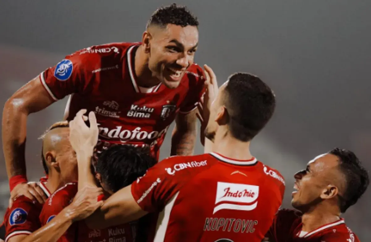 Bali United menang telak atas PSIS Semarang di pekan 31 Liga 1 2024/2025. (Sumber: Instagram/@baliunitedfc)