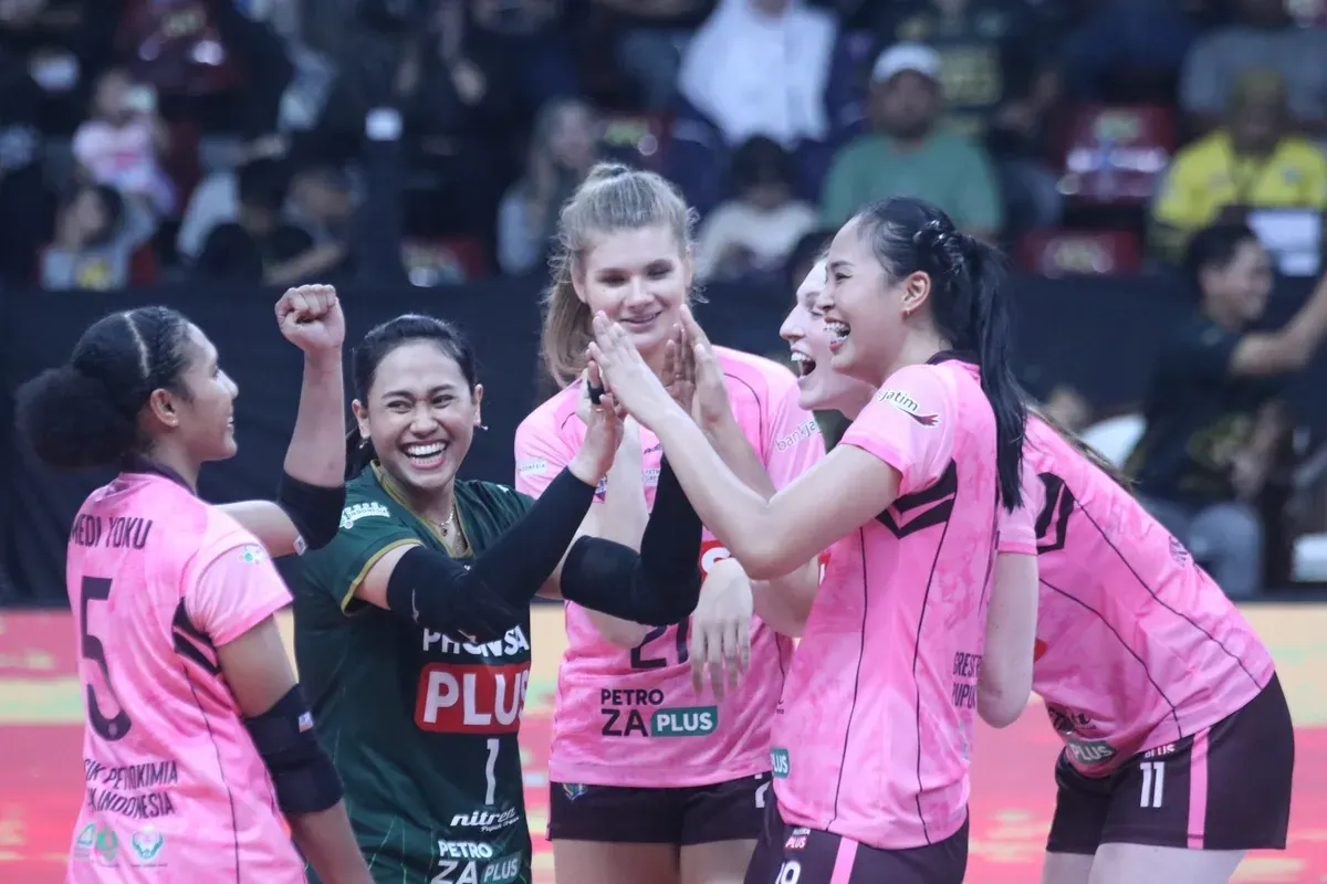 Gresik Petrokimia mengalahkan Jakarta Electric PLN di laga terakhir final four Proliga 2025. (Sumber: Humas Proliga)