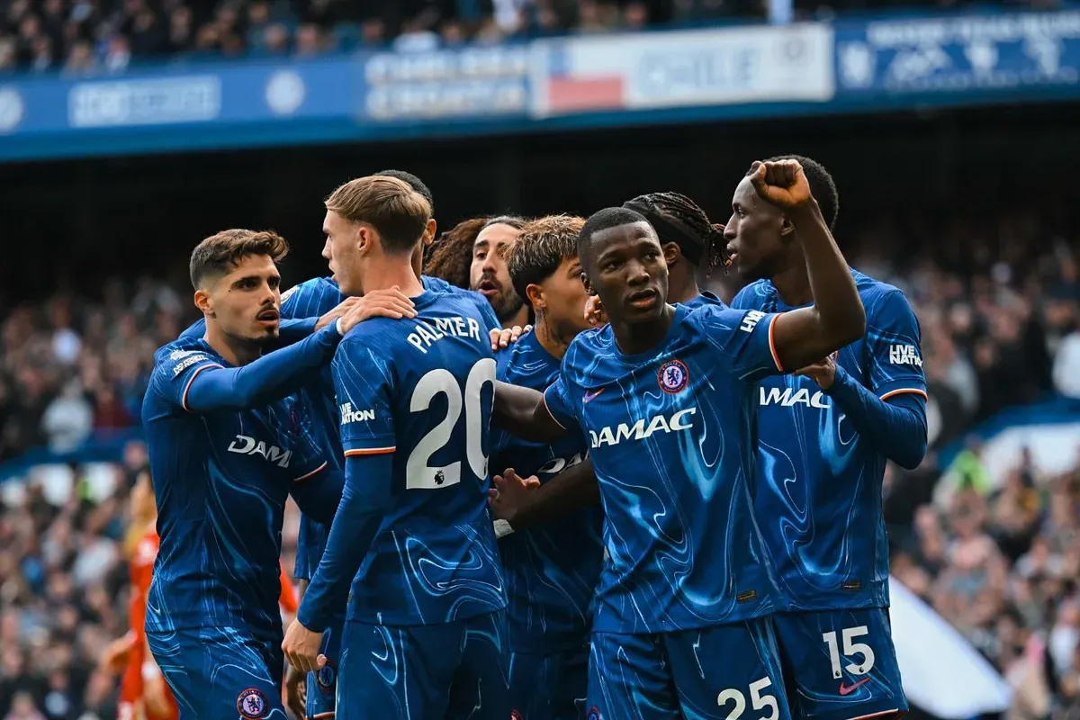 Para pemain Chelsea merayakan gol Cole Palmer ke gawang Liverpool di laga pekan 35 Premier League 2024-25. (Sumber: Instagram @chelseafc)