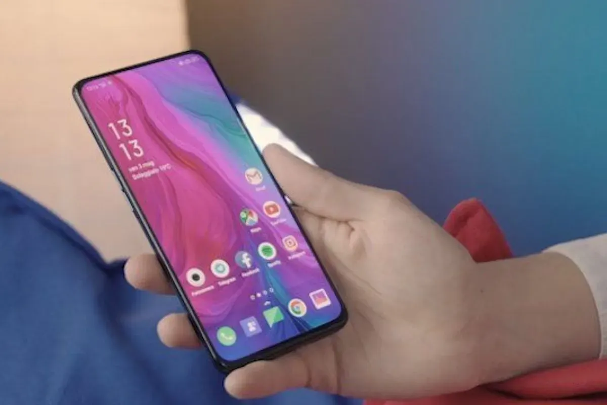 Daftar aplikasi Android wajib 2025: AI Helper Pro, ZenSpace, SnapEdit 2025, GoFit Track, CashSmart 2025, SafeNet VPN, dan LearnFast AI. Bantu produktif, aman, dan sehat di era digital. (Sumber: Pinterest)