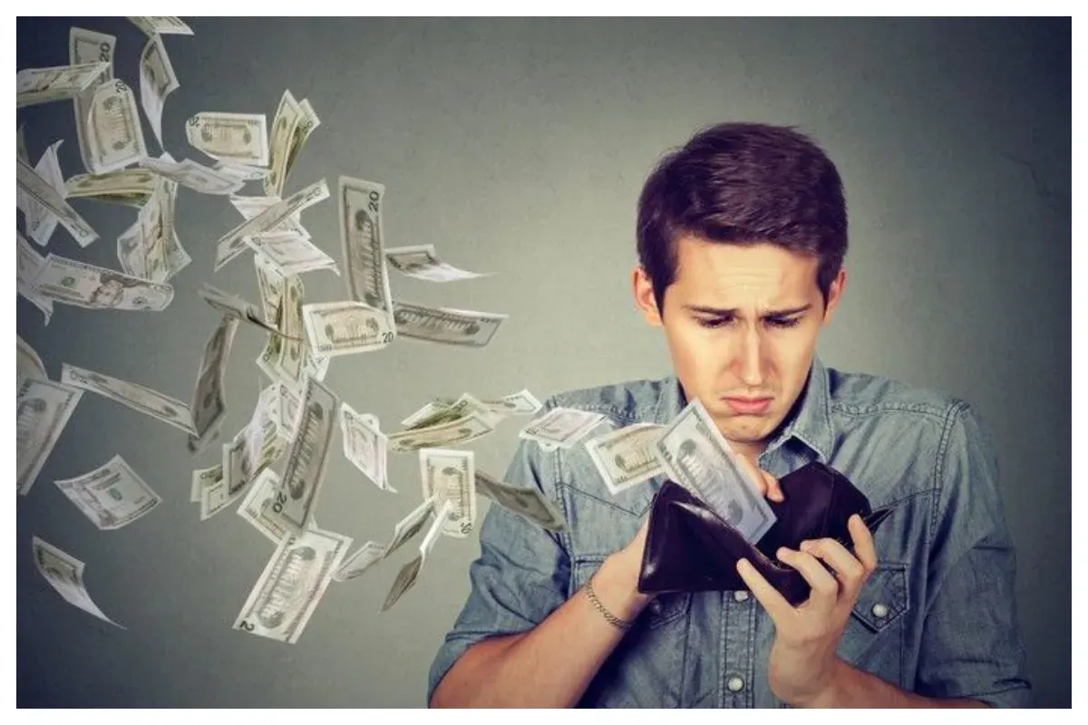 Mungkin tanpa sadar kamu melakukan 3 kesalahan finansial fatal ini! (Sumber: Pinterest/HealthyCapital)