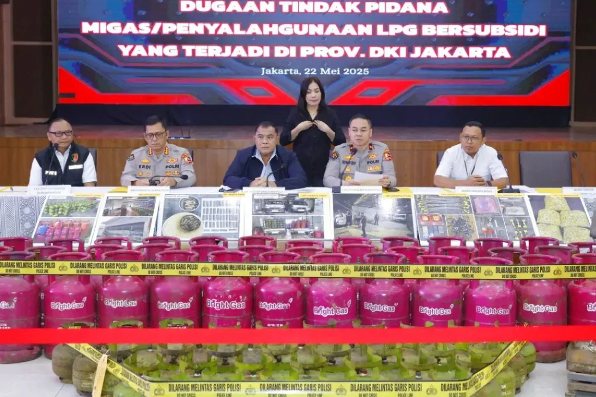Potret pengungkapan kasus sindikat oplosan gas LPG subsidi di wilayah Jakarta. (Sumber: Humas Polri)