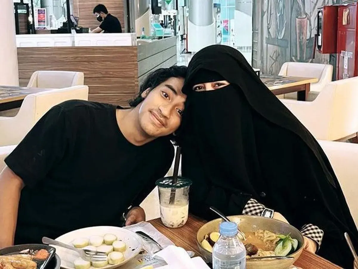 Umi Pipik dan Abidzar (Sumber: Instagram/@_ummi_pipik_)
