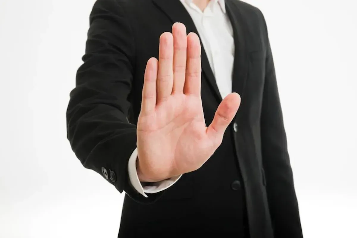 Bagaimana hadapi debt collector yang mendatangi Anda dengan mengancam. (Sumber: Freepik)