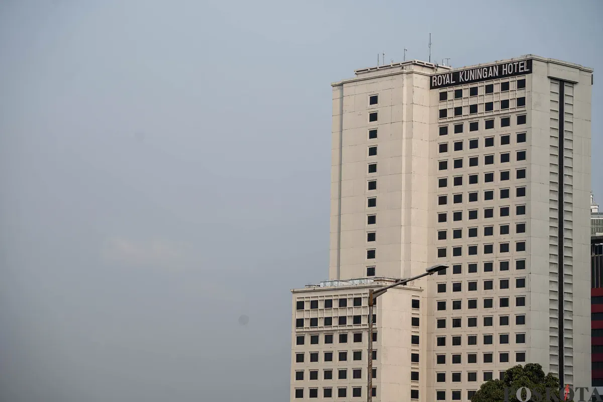 Hotel di kawasan, Kemayoran, Jakarta, Jum'at, 30 Mei 2025. Sektor perhotelan di Jakarta menghadapi ancaman gelombang pemutusan hubungan kerja (PHK) yang berpotensi memperburuk kondisi perekonomian lokal. (Sumber: Poskota/Bilal Nugraha Ginanjar)