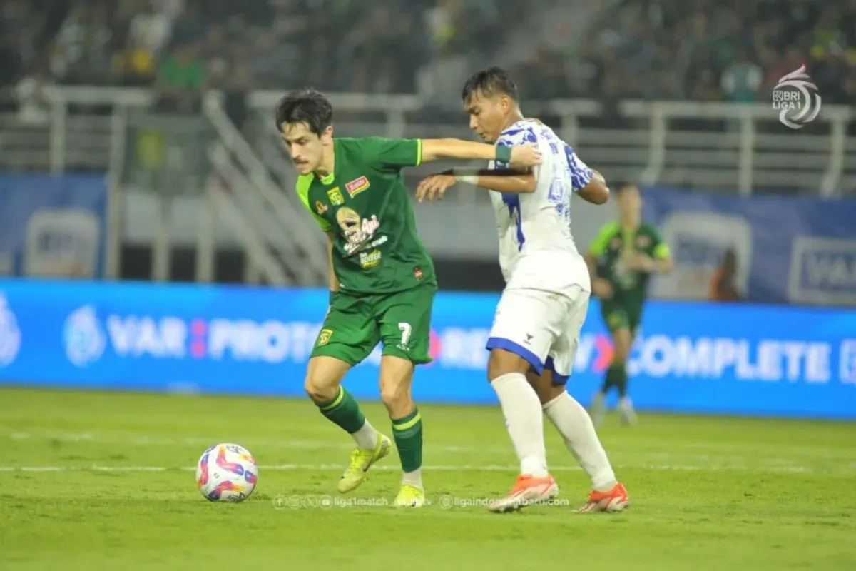 Persebaya Surabaya dan Arema FC bakal bertemu di pekan 13 BRI Super League 2025/2026. (Sumber: ileague.id)