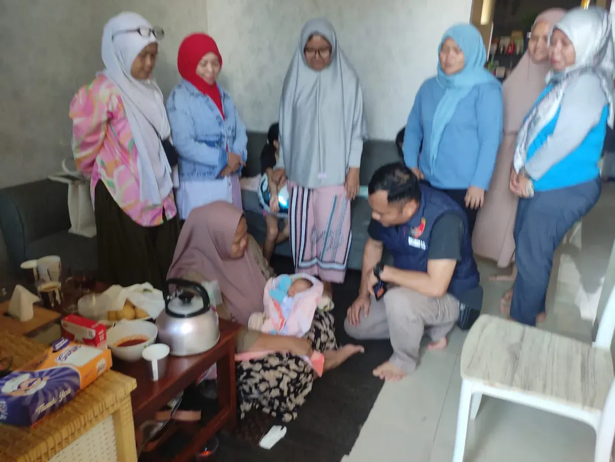 Bayi perempuan ditemukan dalam kardus di Kavling Sempu Indah RT 03 RW 01, Cipayung, Kota Depok. (Sumber: Polsek Pancoran Mas)