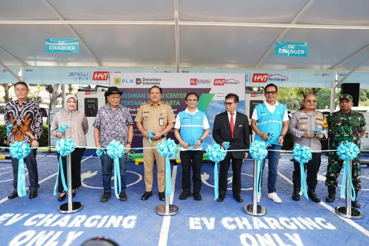 Peresmian SPKLU Center pertama di Jakarta di Rest Area KM 10.6 Jagorawi, Senin, 3 November 2025. (Sumber: Dok. PLN UID Jakarta Raya)