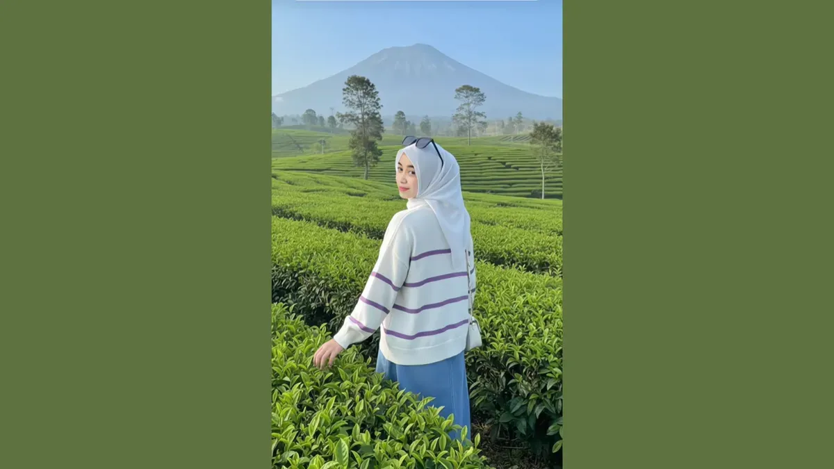 Prompt Gemini AI Edit Foto di Perkebunan Teh (Sumber: TikTok/@oktaaa_vy)