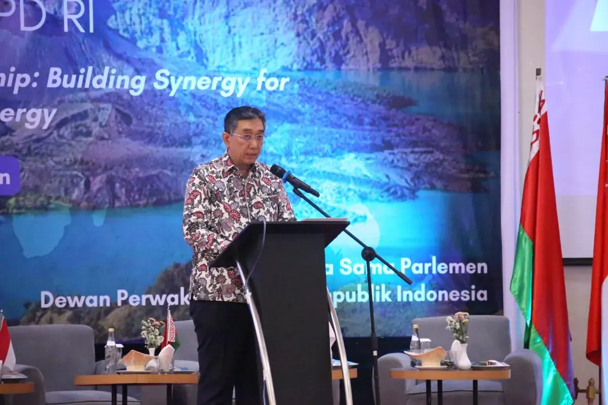 Ketua BKSP DPD RI, Gusti Farid Hasan dalam Forum Membangun Sinergi untuk Pariwisata Berkelanjutan dan Energi Baru Terbarukan di KEK Mandalika, Lombok Tengah, Rabu, 12 November 2025. (Sumber: Dok. DPD RI)
