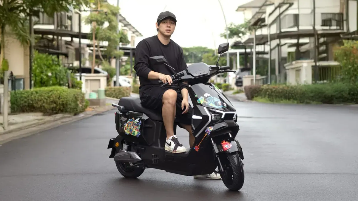 Ofero merilis Stareer 3 Lit Brilliant Black dengan konsep ekspresi bebas dan kolaborasi bersama seniman WD.Willy. (Sumber: Dok. Ofero)