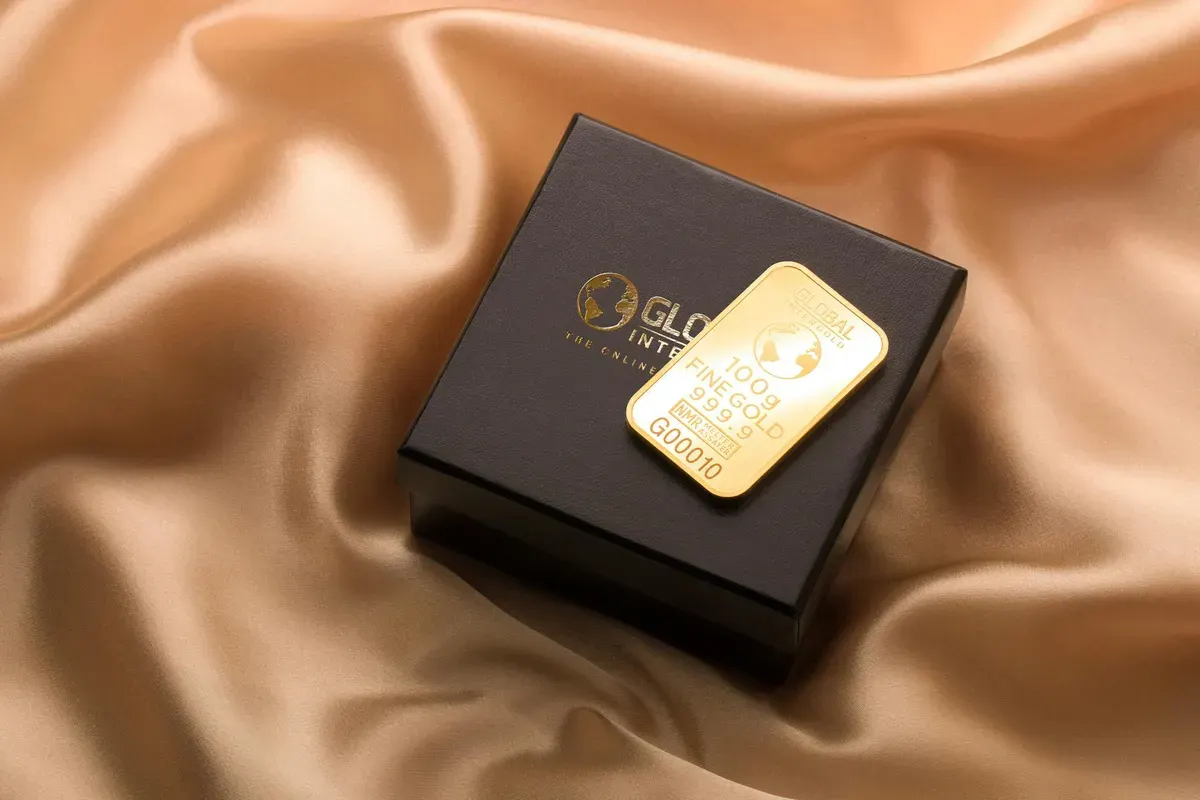 Cek harga emas Antam hari ini yang mengalami kenaikan Rp40.000 per Selasa, 25 November 2025 (Sumber: Pexels: Michael Stenberg)